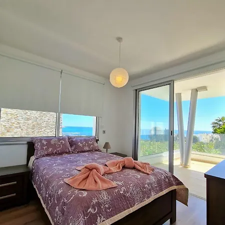 Sea View Villa Kissonerga